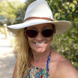 Meet your Posher, Kelly anne